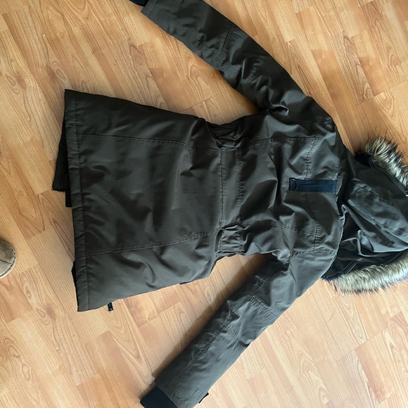 Aritzia Golden Bancroft parka - Picture 4 of 6